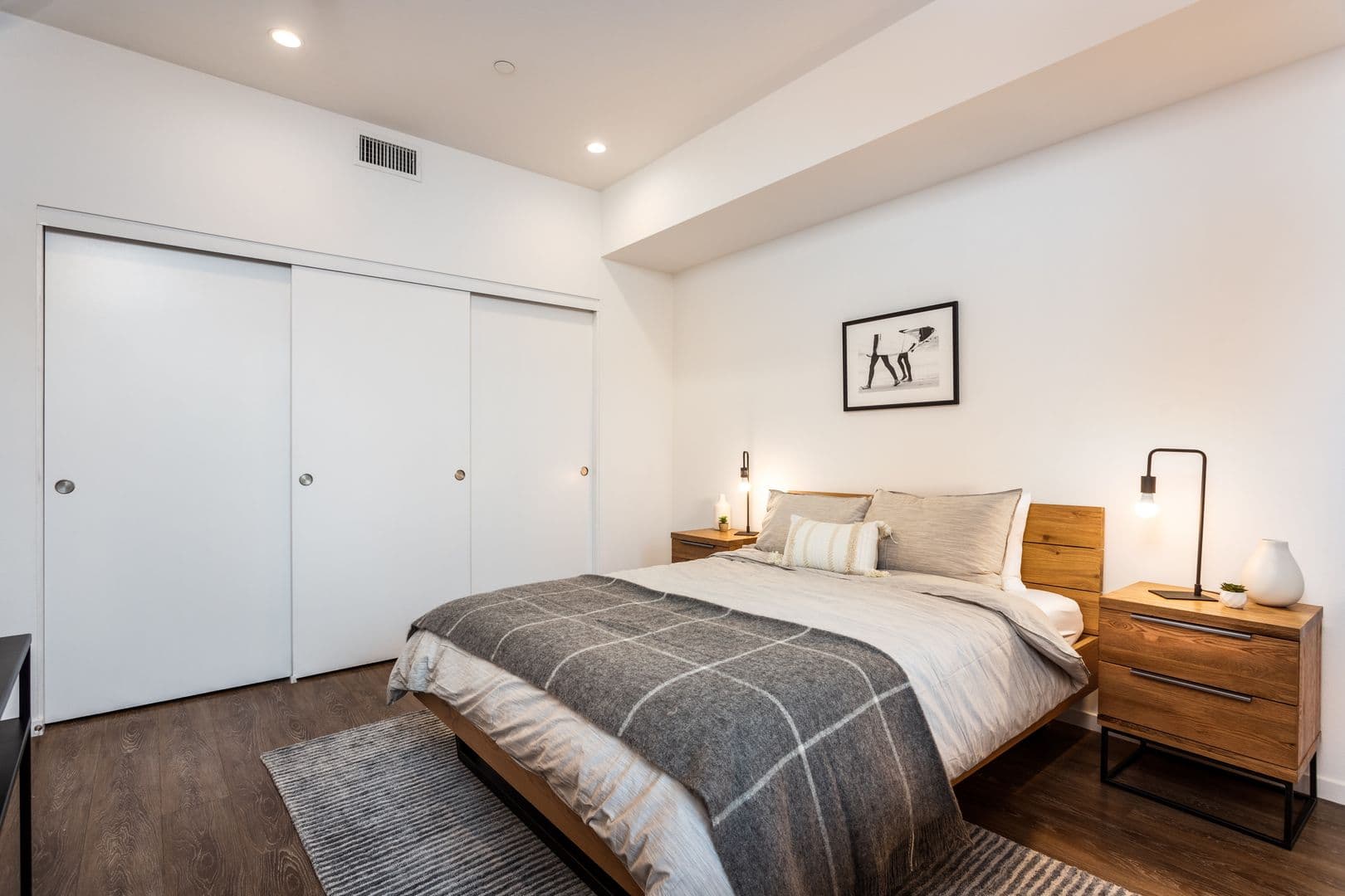Los Angeles Apartment: 1737 N Las Palmas Ave