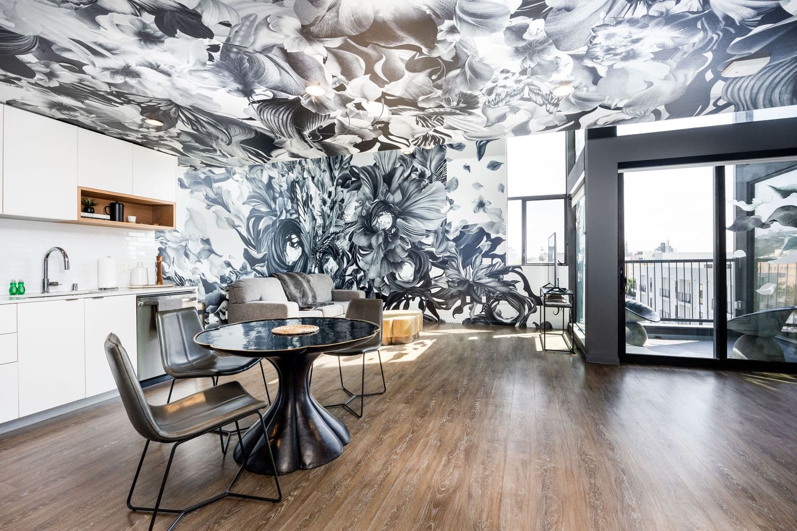 Los Angeles Apartment: 1737 N Las Palmas Ave