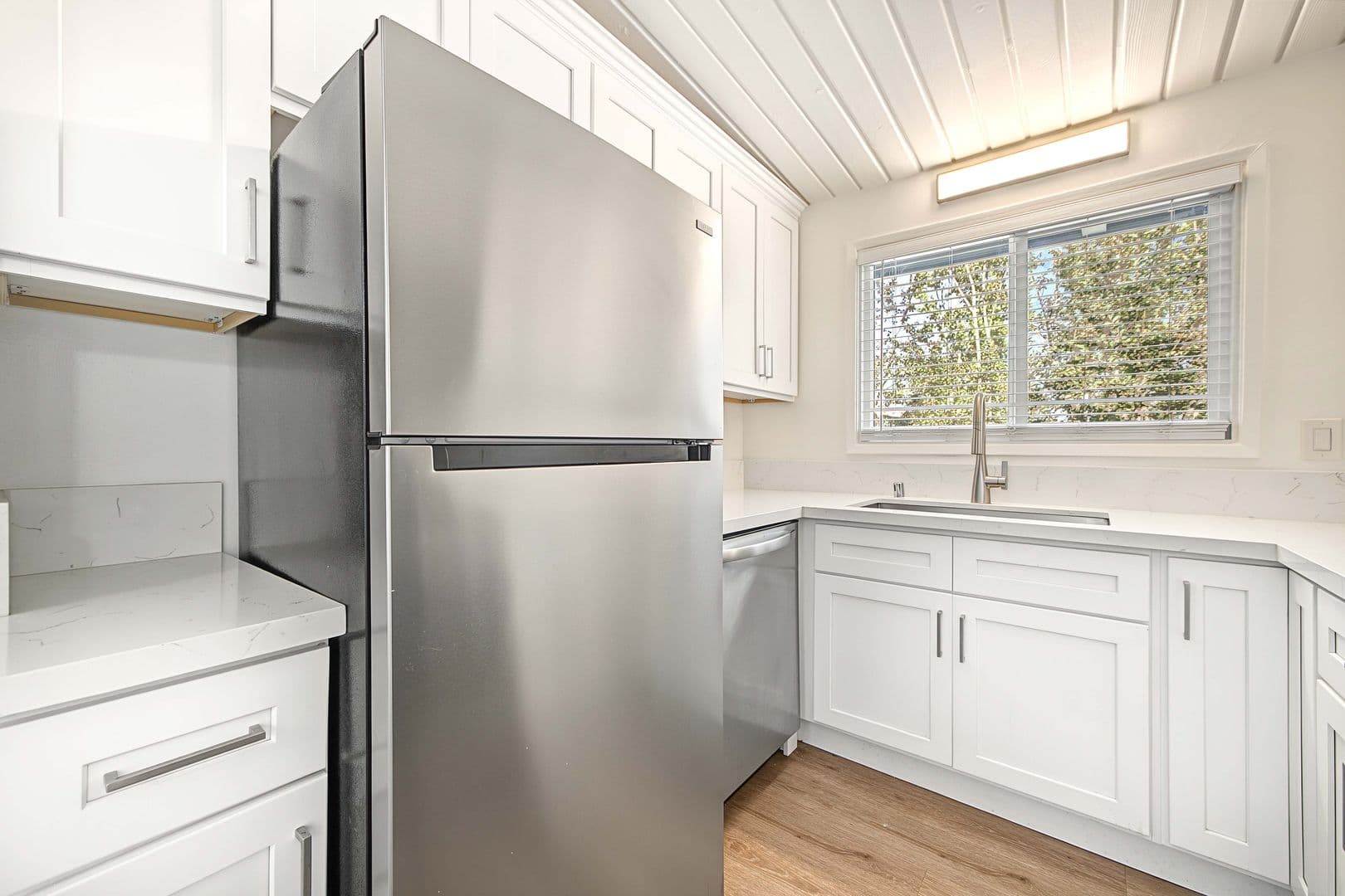 Los Angeles Apartment: 4004 Palmwood Drive