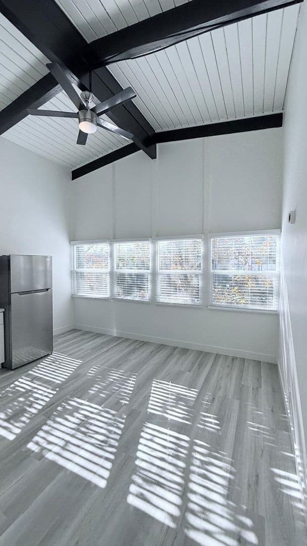 Los Angeles Apartment: 4043 Buckingham Rd.