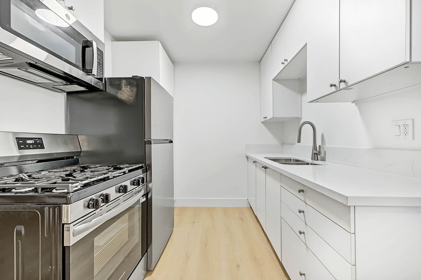 Los Angeles Apartment: 2025 S. Bedford Street