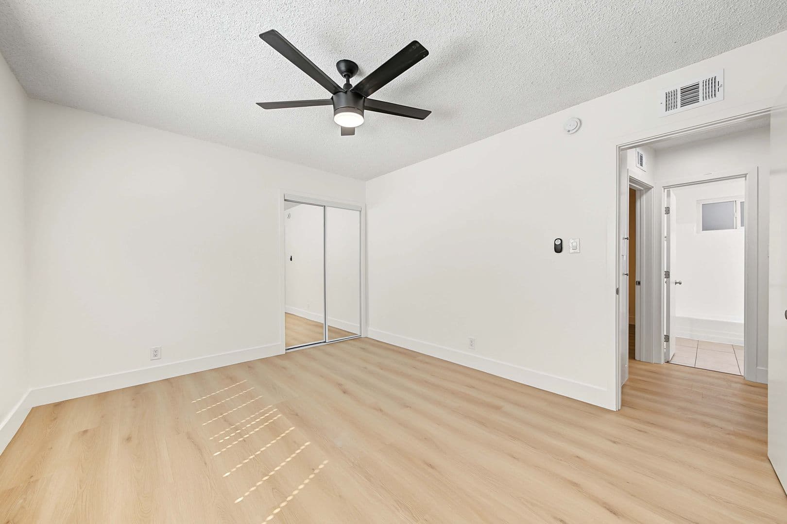 Los Angeles Apartment: 2025 S. Bedford Street