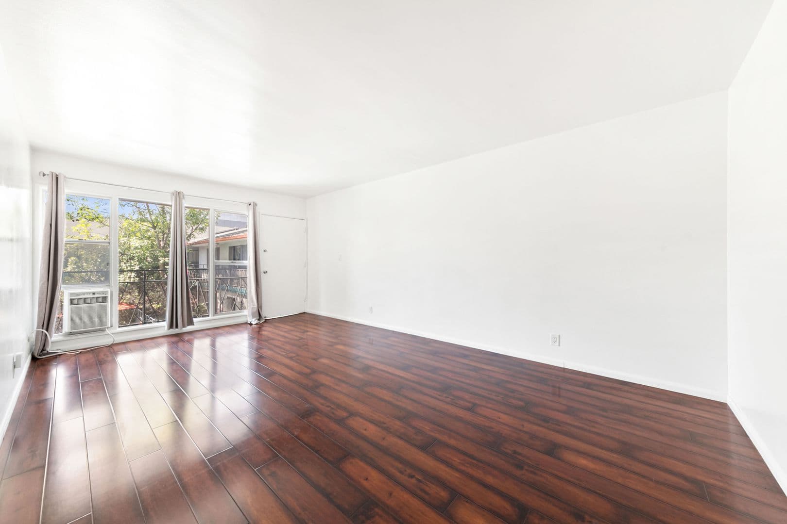 Los Angeles Apartment: 1737 N. Orange Drive