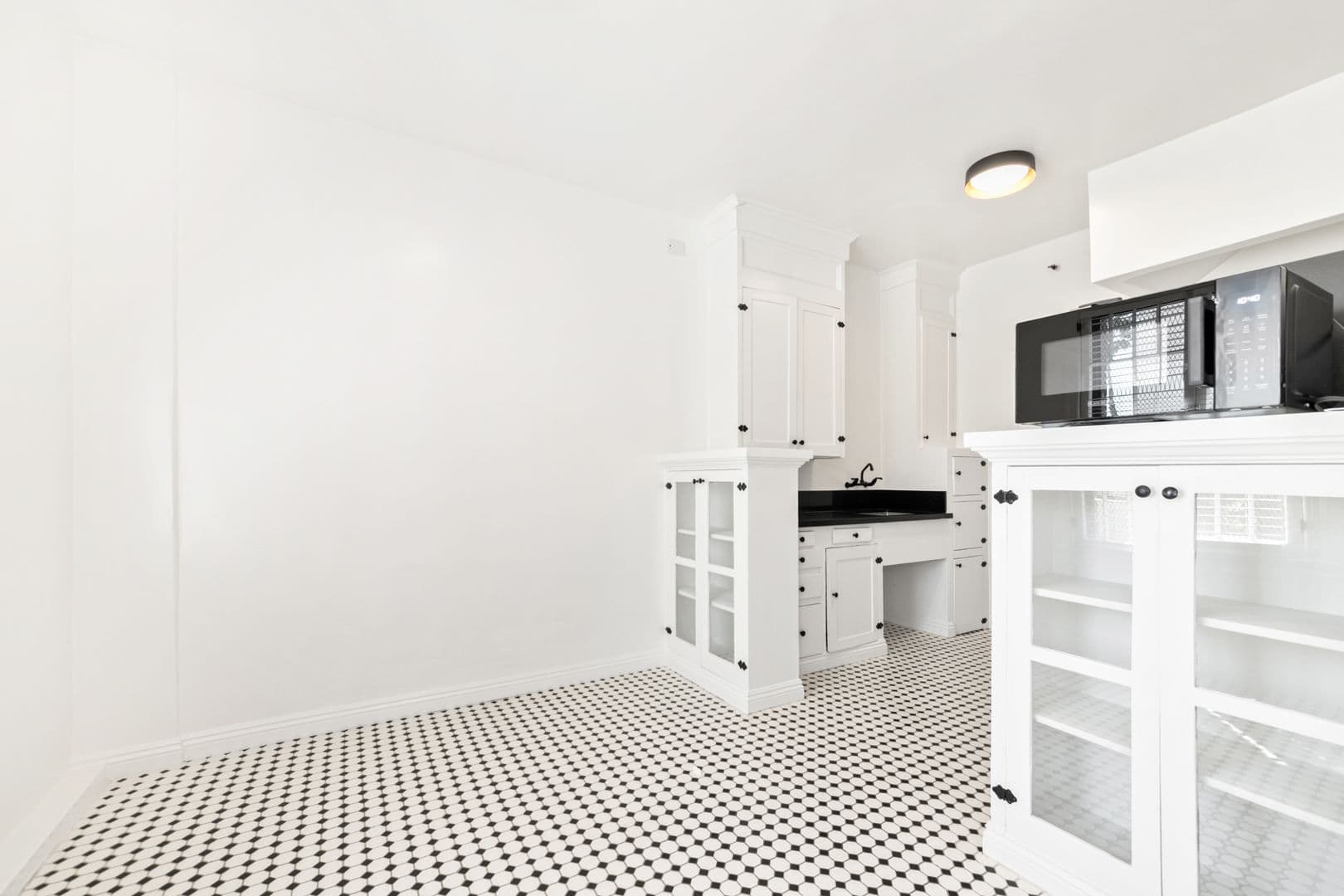 Los Angeles Apartment: 1775 N. Orange Drive