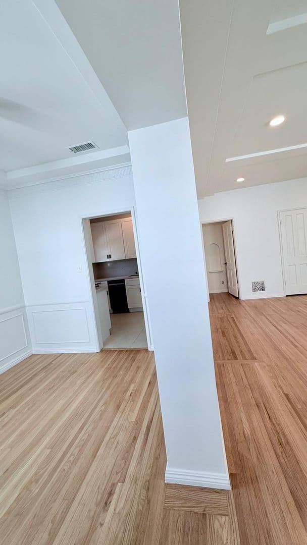 Beverly Hills Apartment: 9312 West Olympic Blvd.
