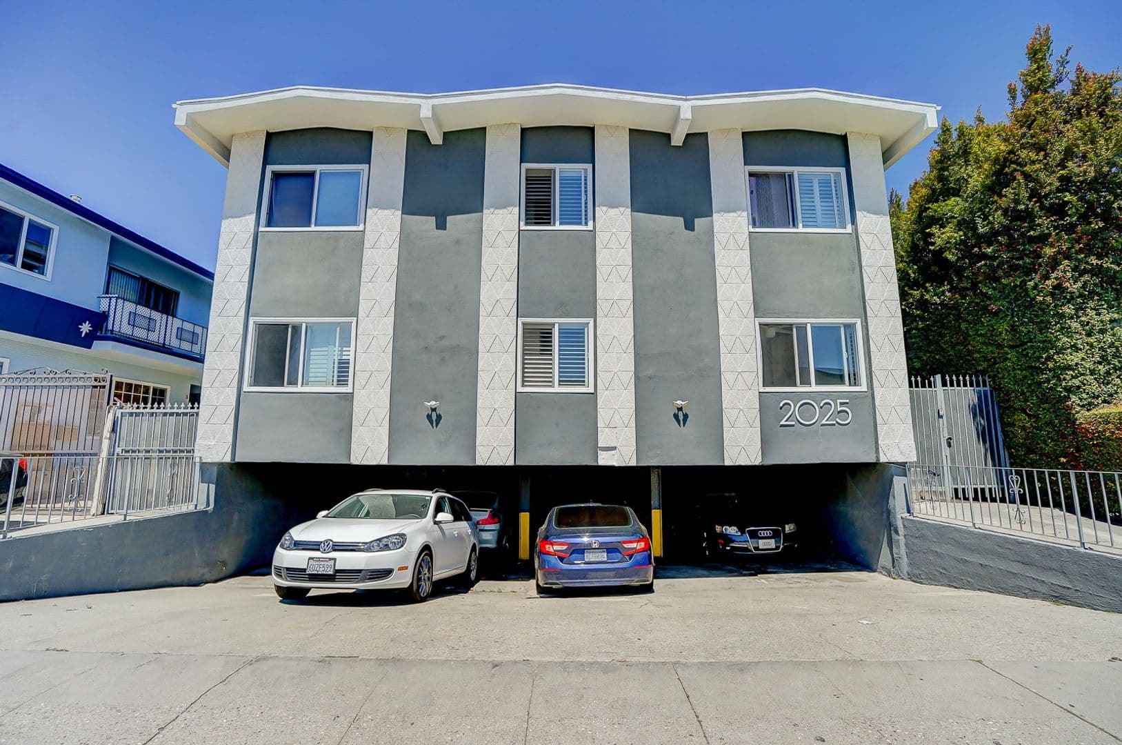 Los Angeles Apartment: 2025 S. Shenandoah St.