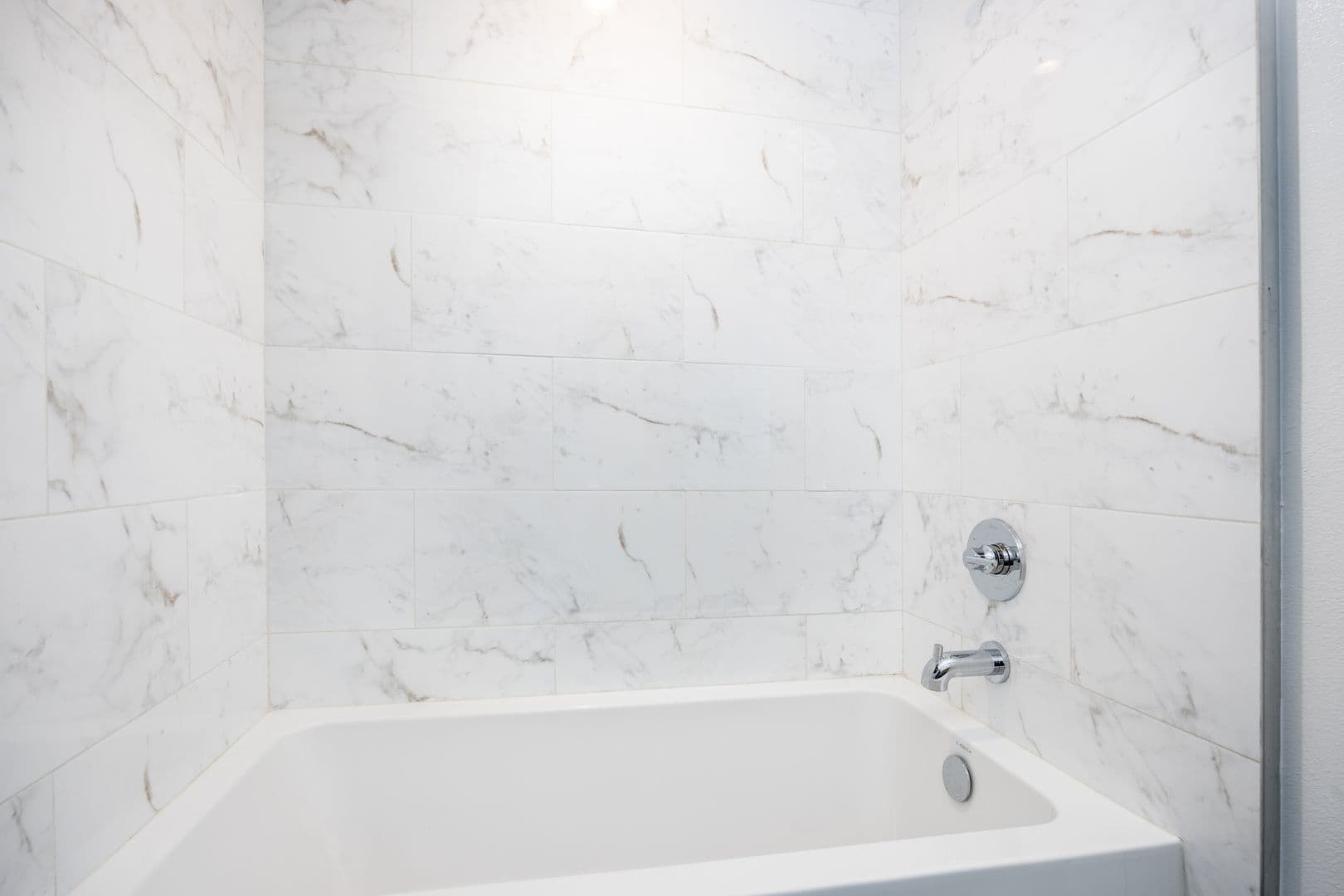 Los Angeles Apartment: 1737 N Las Palmas Ave