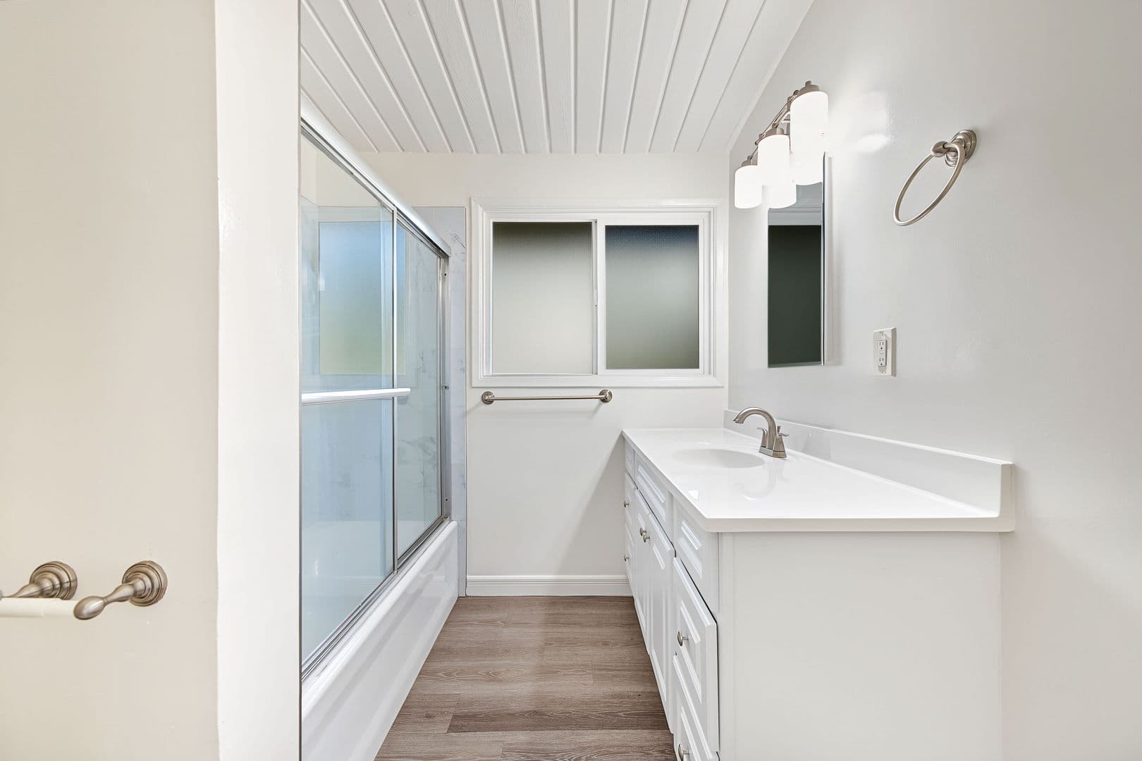 Los Angeles Apartment: 4004 Palmwood Drive