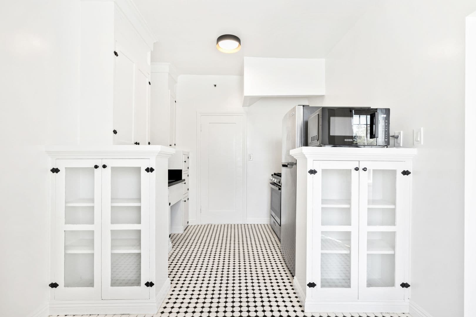 Los Angeles Apartment: 1775 N. Orange Drive