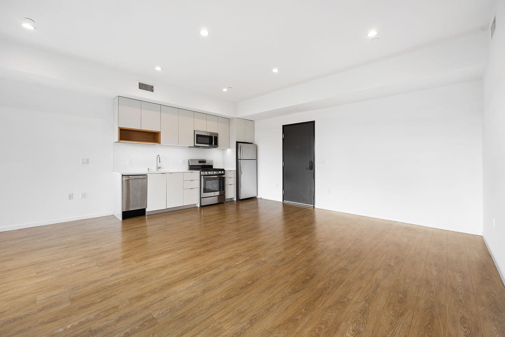 Los Angeles Apartment: 1737 N Las Palmas Ave