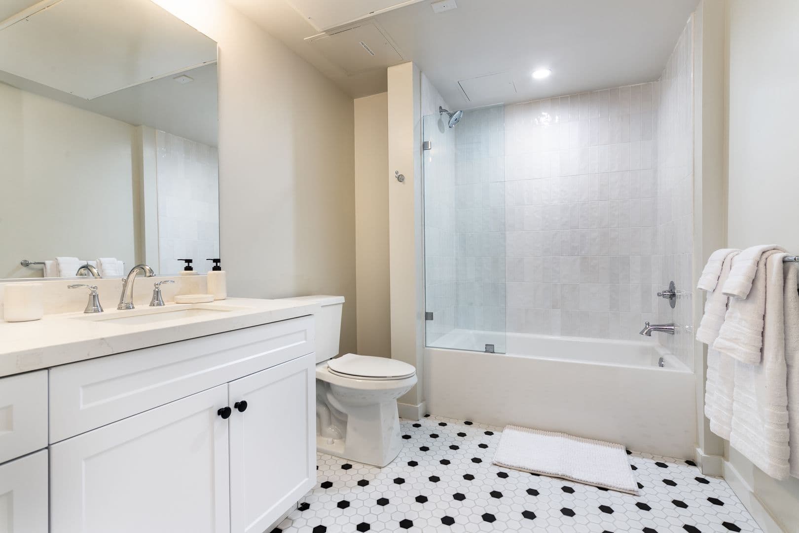 Los Angeles Apartment: 1818 N. Cherokee Ave