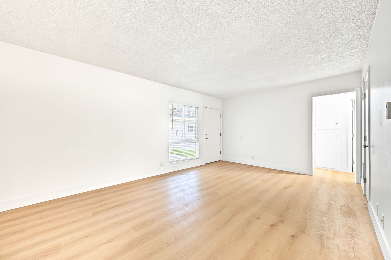 Los Angeles Apartment: 2025 S. Bedford Street
