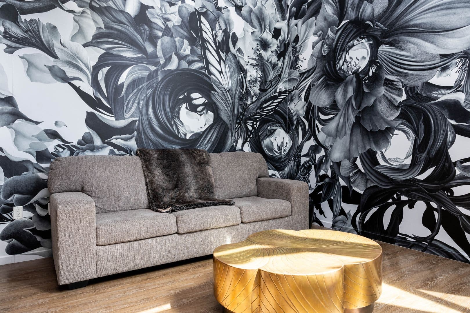 Los Angeles Apartment: 1737 N Las Palmas Ave