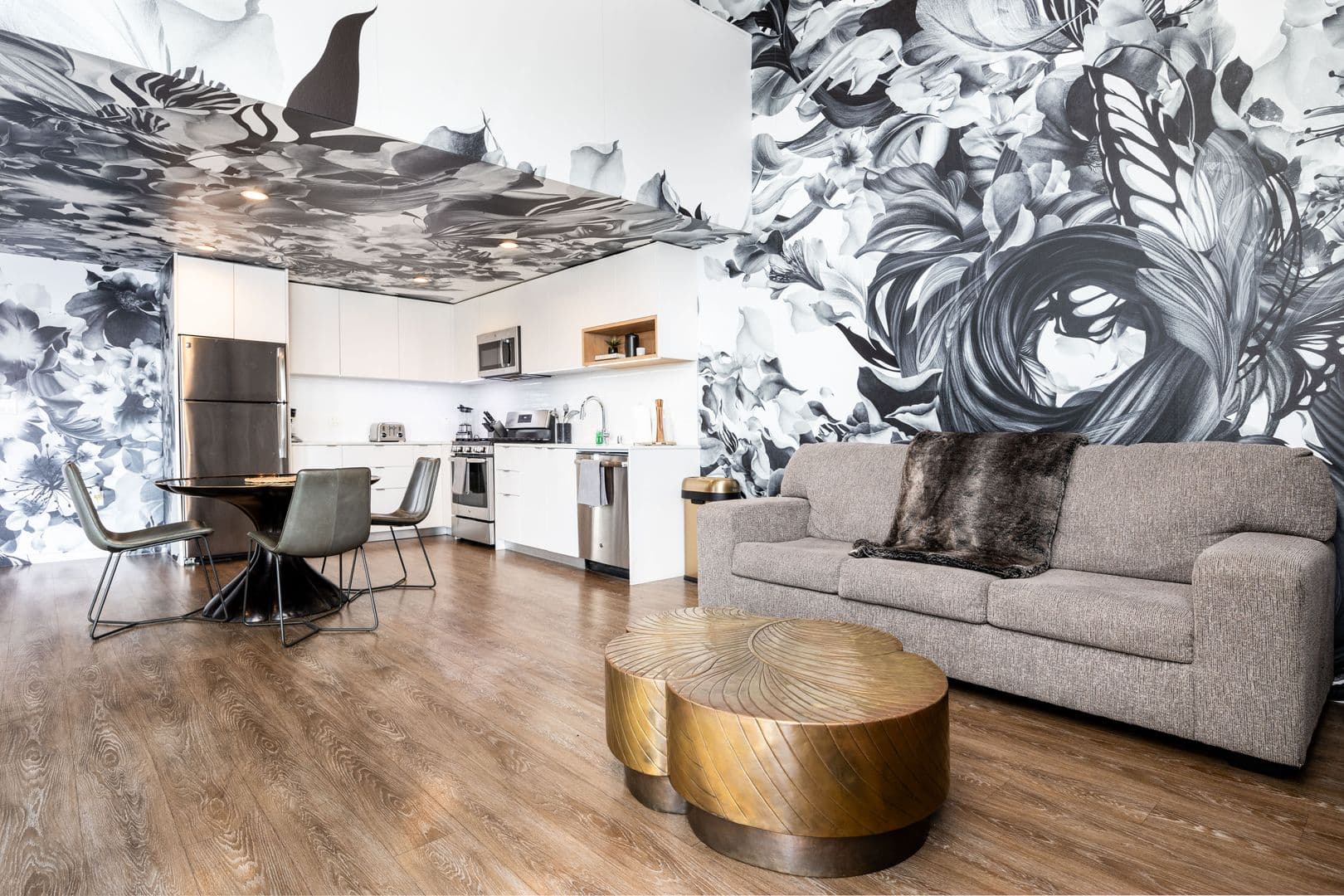 Los Angeles Apartment: 1737 N Las Palmas Ave