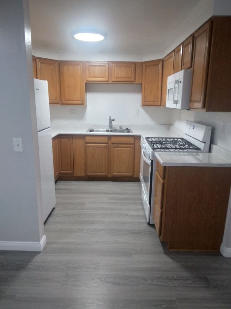 El cajon Apartment: 344 Compton St