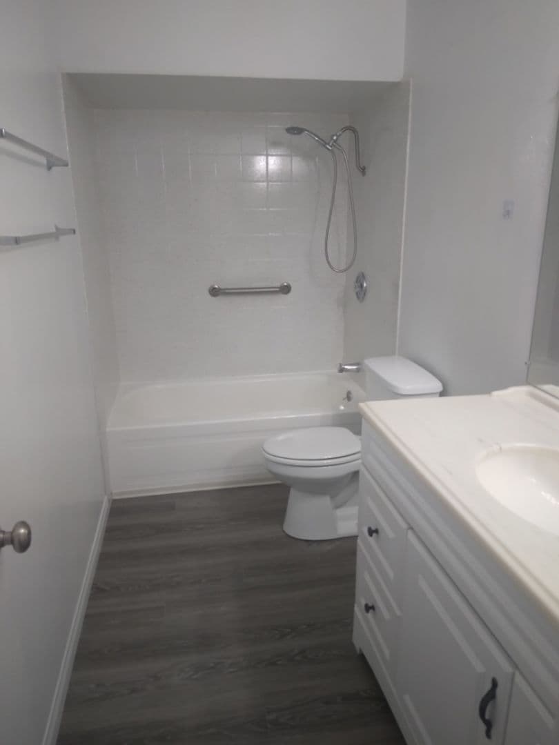 El cajon Apartment: 344 Compton St