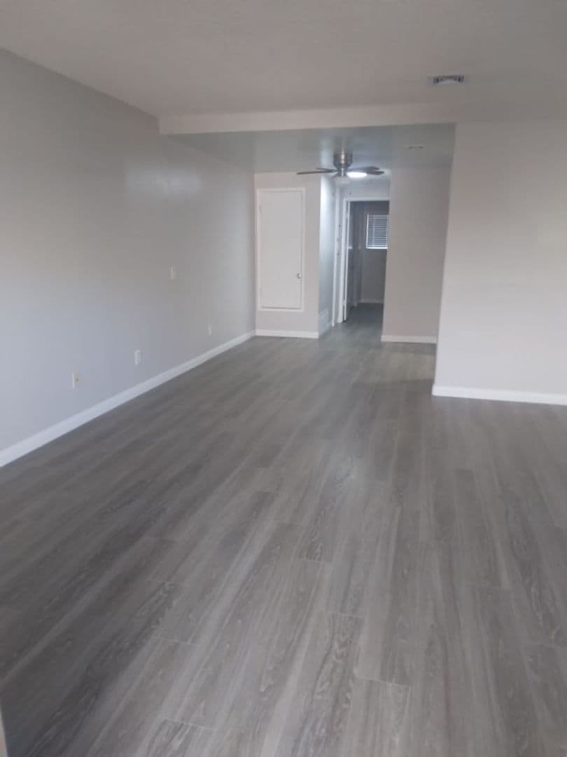 El cajon Apartment: 344 Compton St