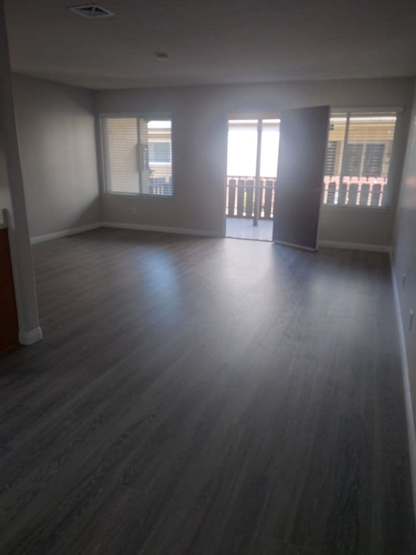 El cajon Apartment: 344 Compton St