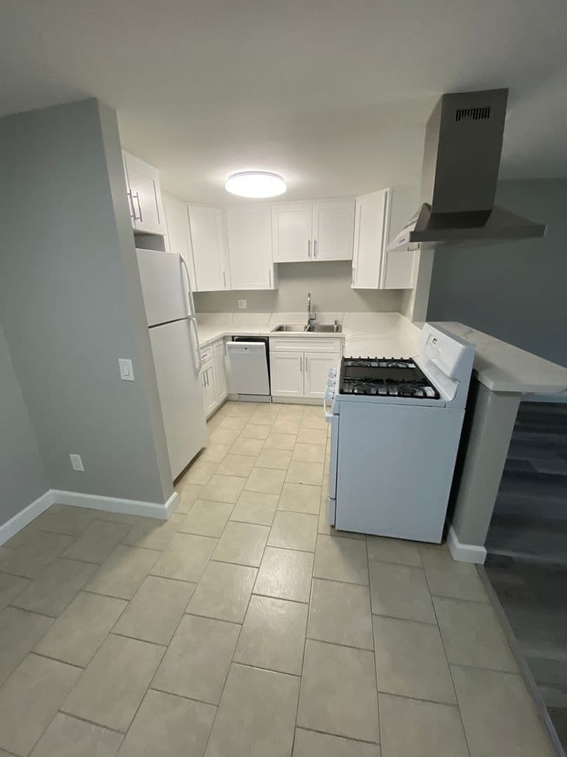 EL CAJON Apartment: 567 CHAMBERS ST