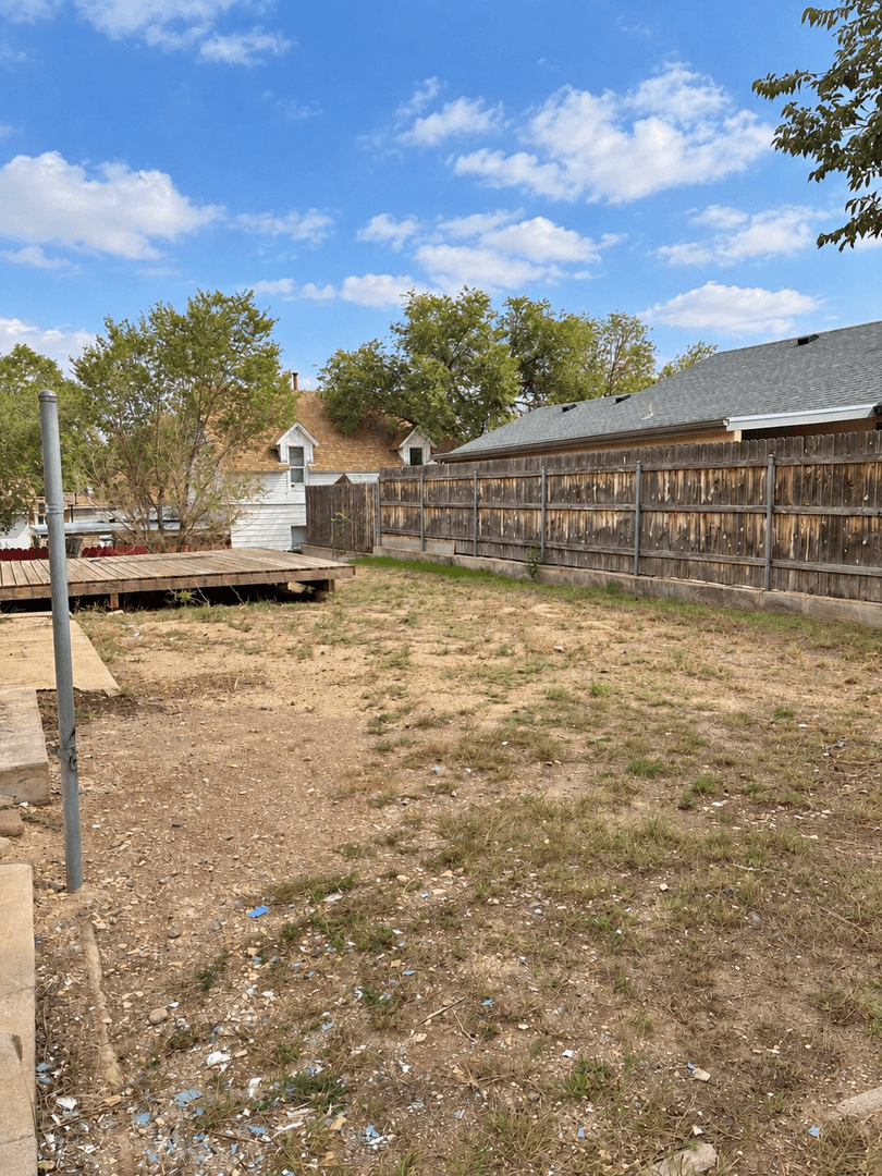 Pueblo House: 906 N. Glendale Ave.