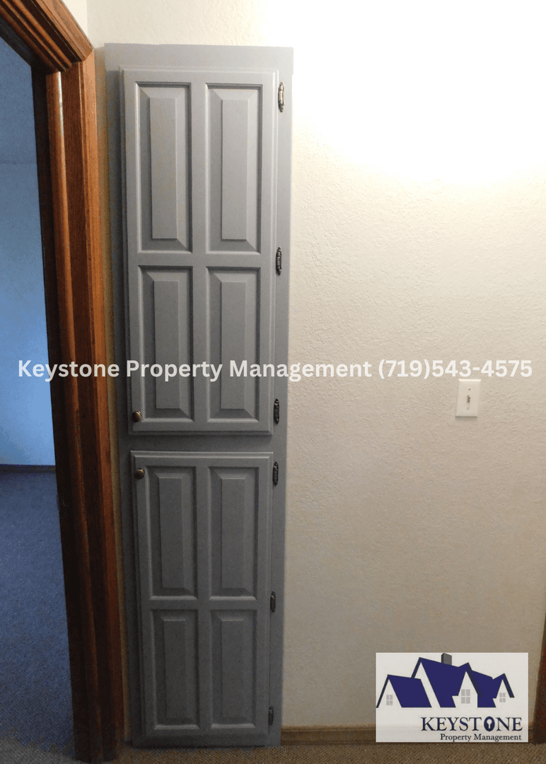 Pueblo West Apartment: 879 S. Bellflower Drive