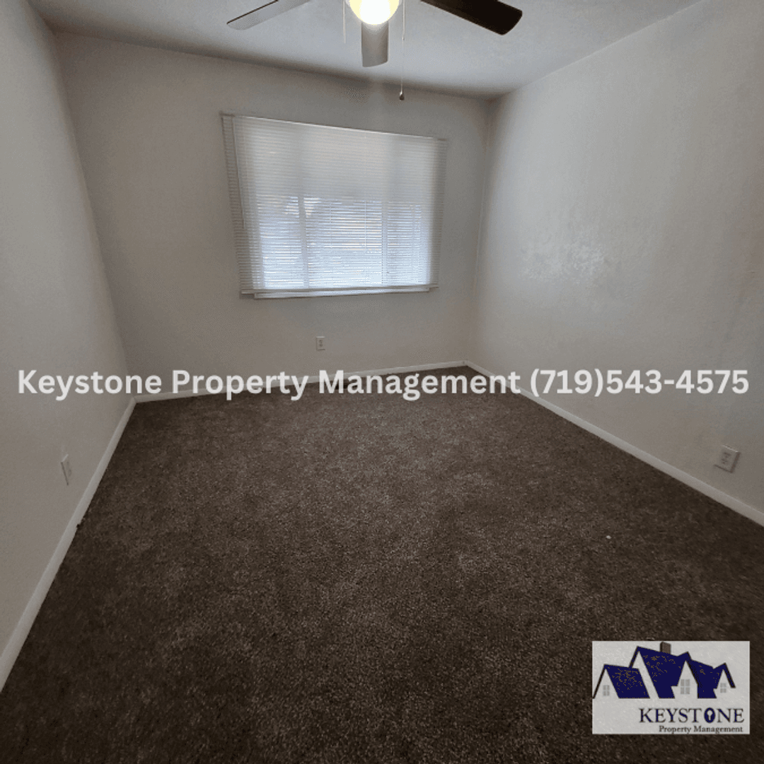 Pueblo House: 819 Troy Avenue