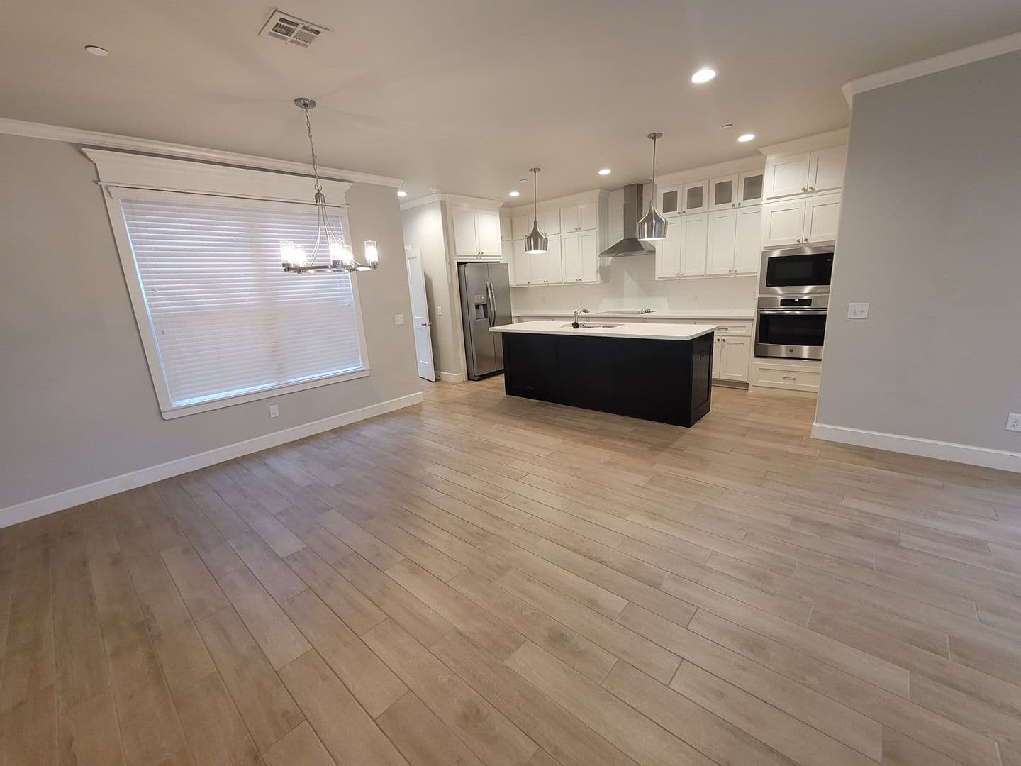Edmond Apartment: 16108 North Western Avenue