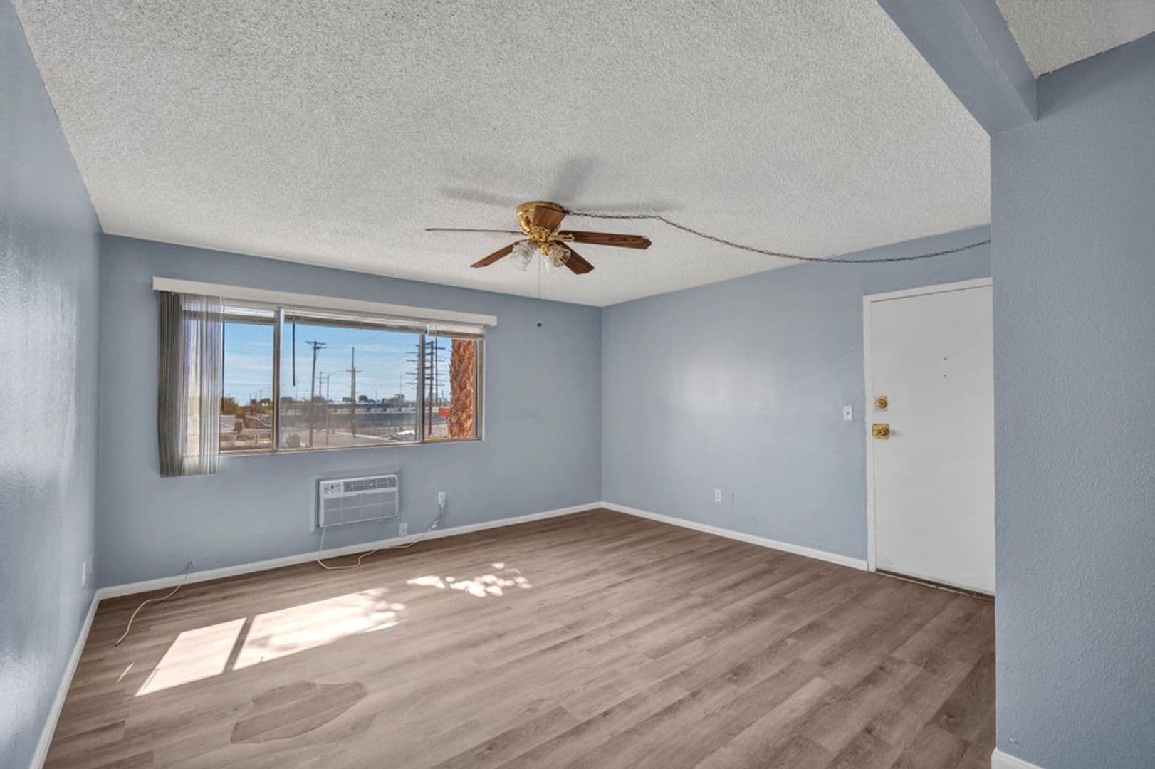 Las Vegas Apartment: 424 S. 13th St