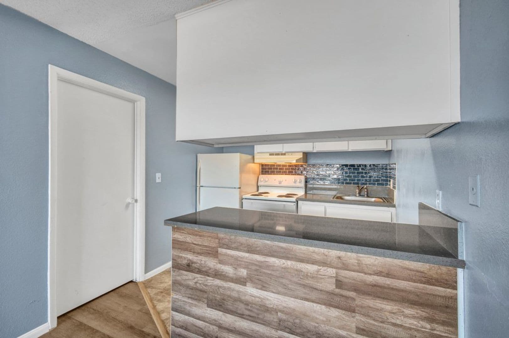 Las Vegas Apartment: 424 S. 13th St