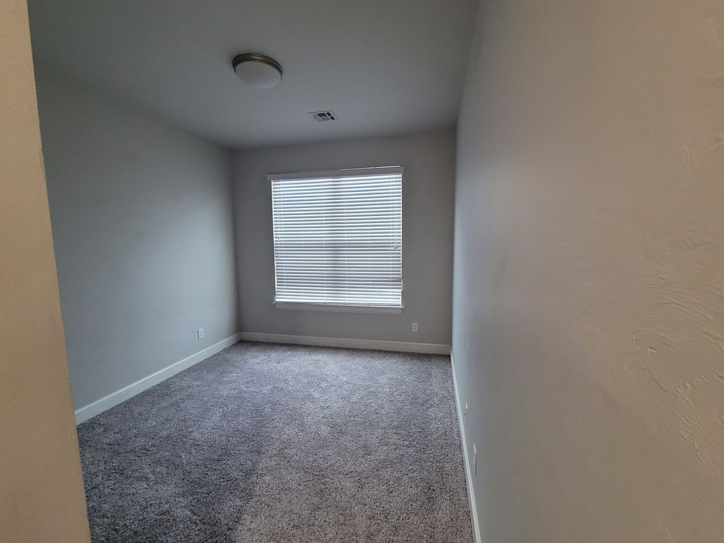 Edmond Apartment: 16108 North Western Avenue