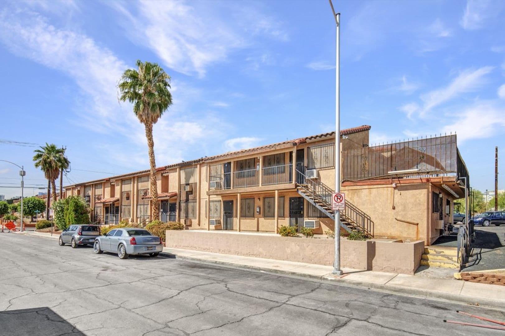 Las Vegas Apartment: 424 S. 13th St