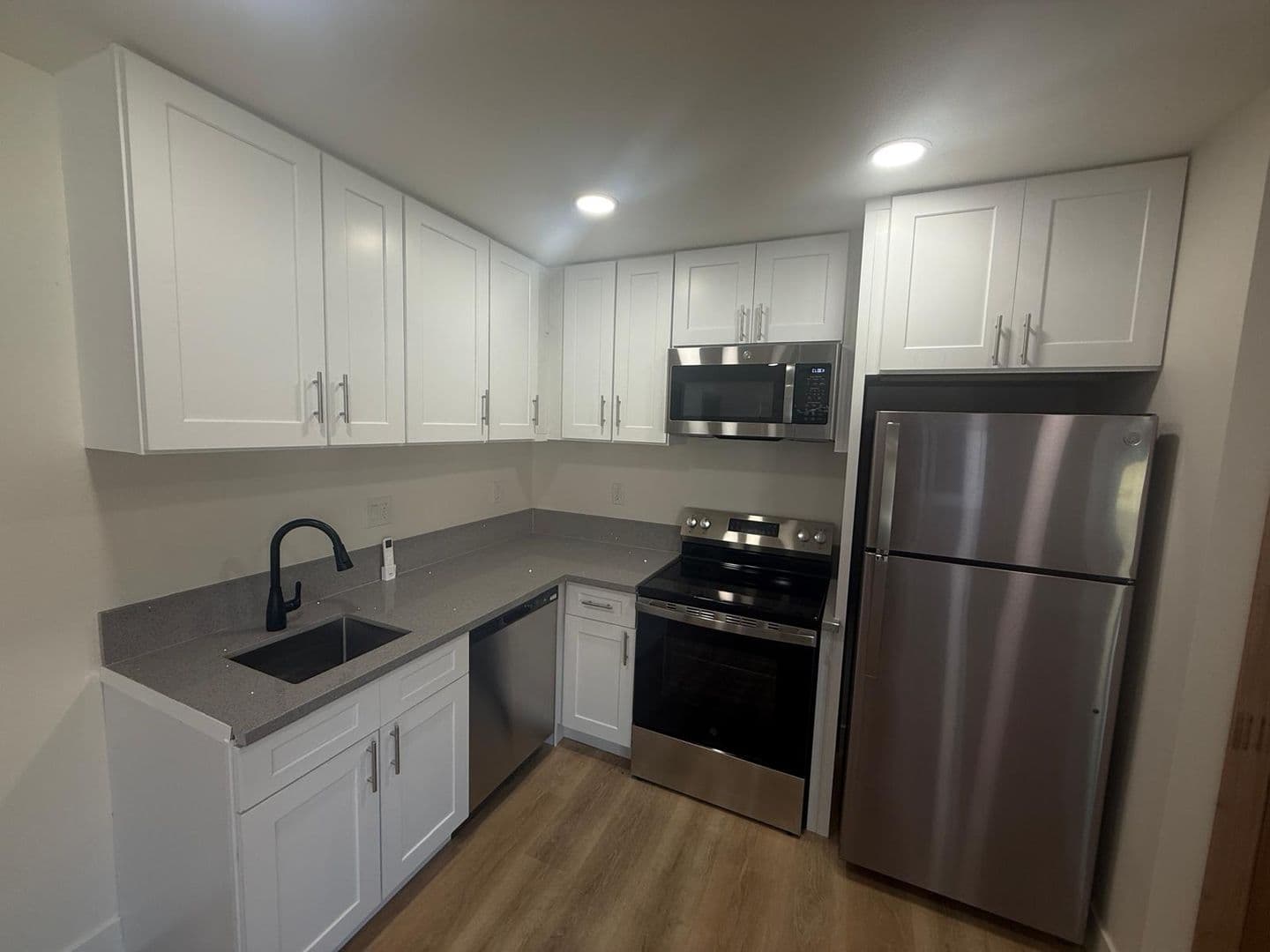 Oceanside Apartment: 419 Garfield Street
