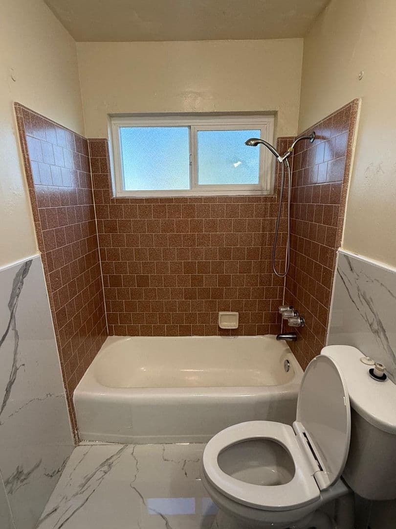 Oceanside Apartment: 421 N Weitzel Street