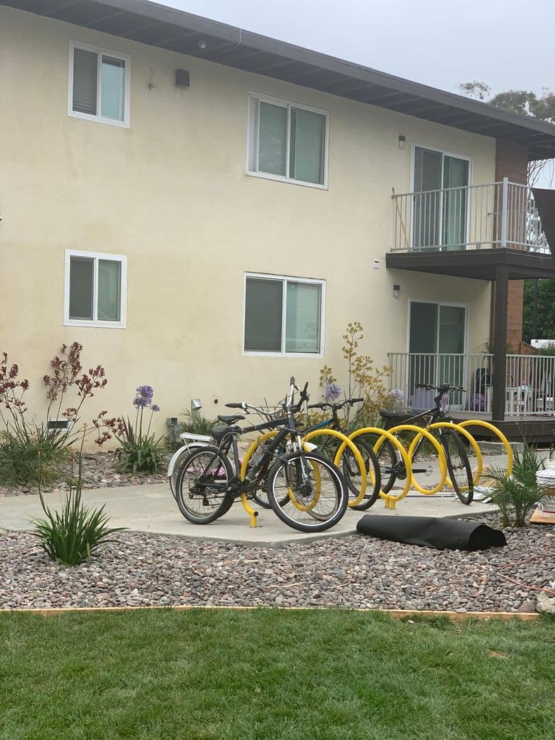 Oceanside Apartment: 415 Grant St