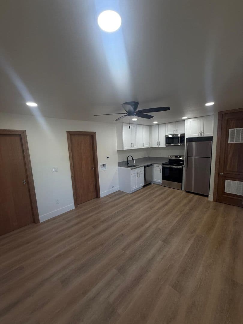 Oceanside Apartment: 419 Garfield Street