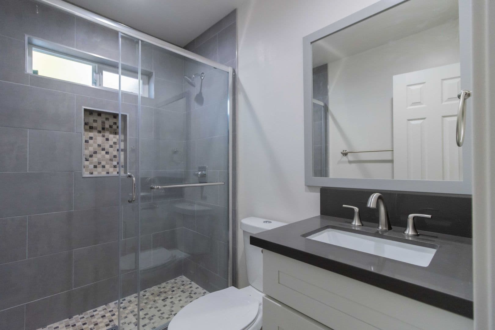 National City Apartment: 1425-1433 Highland Avenue
