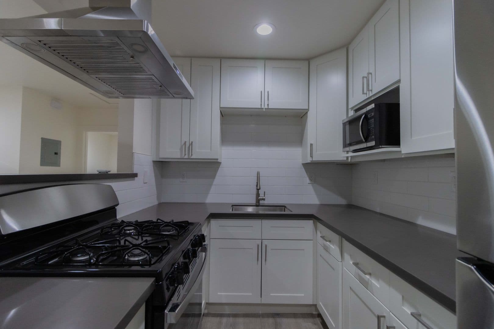 National City Apartment: 1425-1433 Highland Avenue