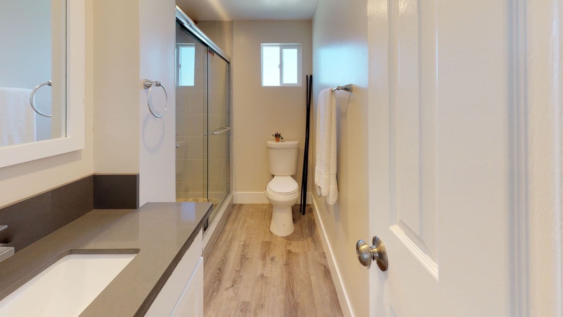 Oceanside Apartment: 415 Grant St