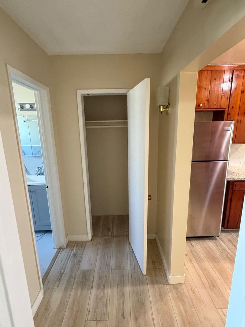 Oceanside Apartment: 421 N Weitzel Street