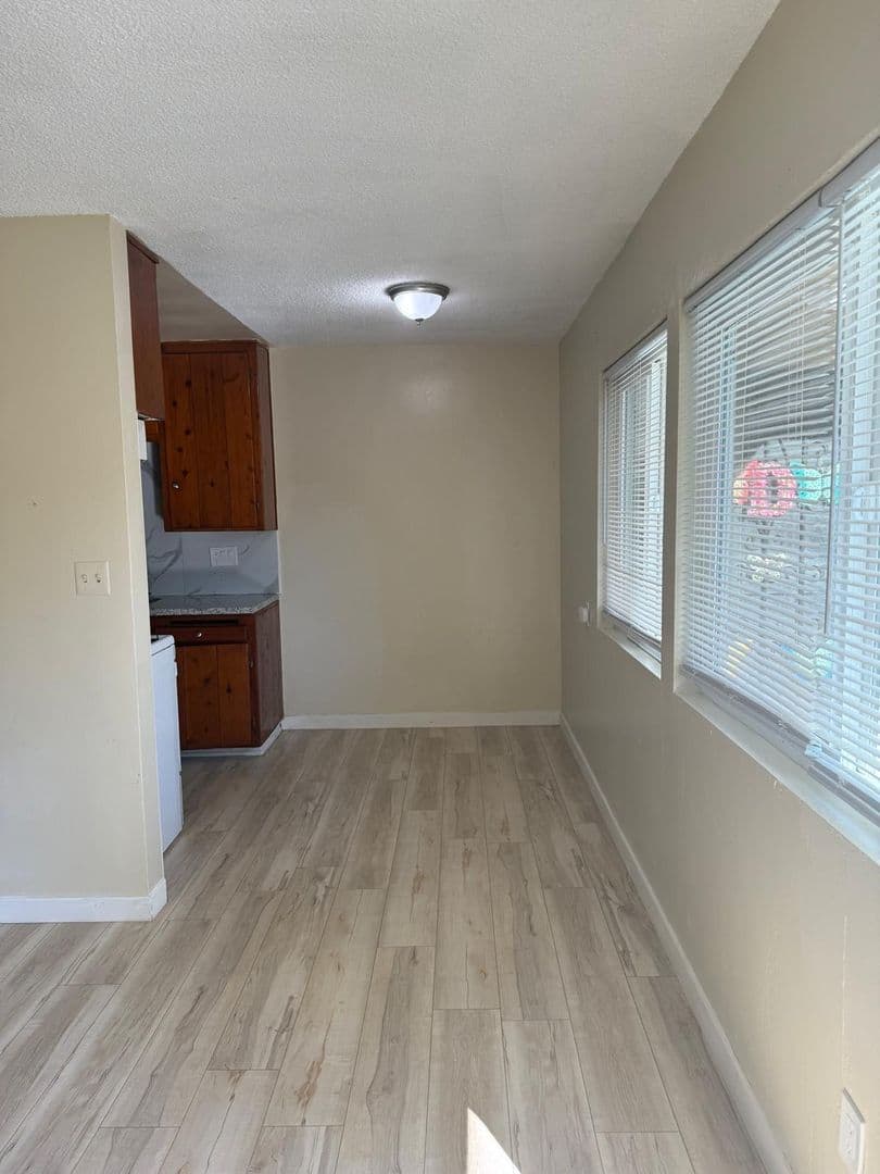 Oceanside Apartment: 421 N Weitzel Street