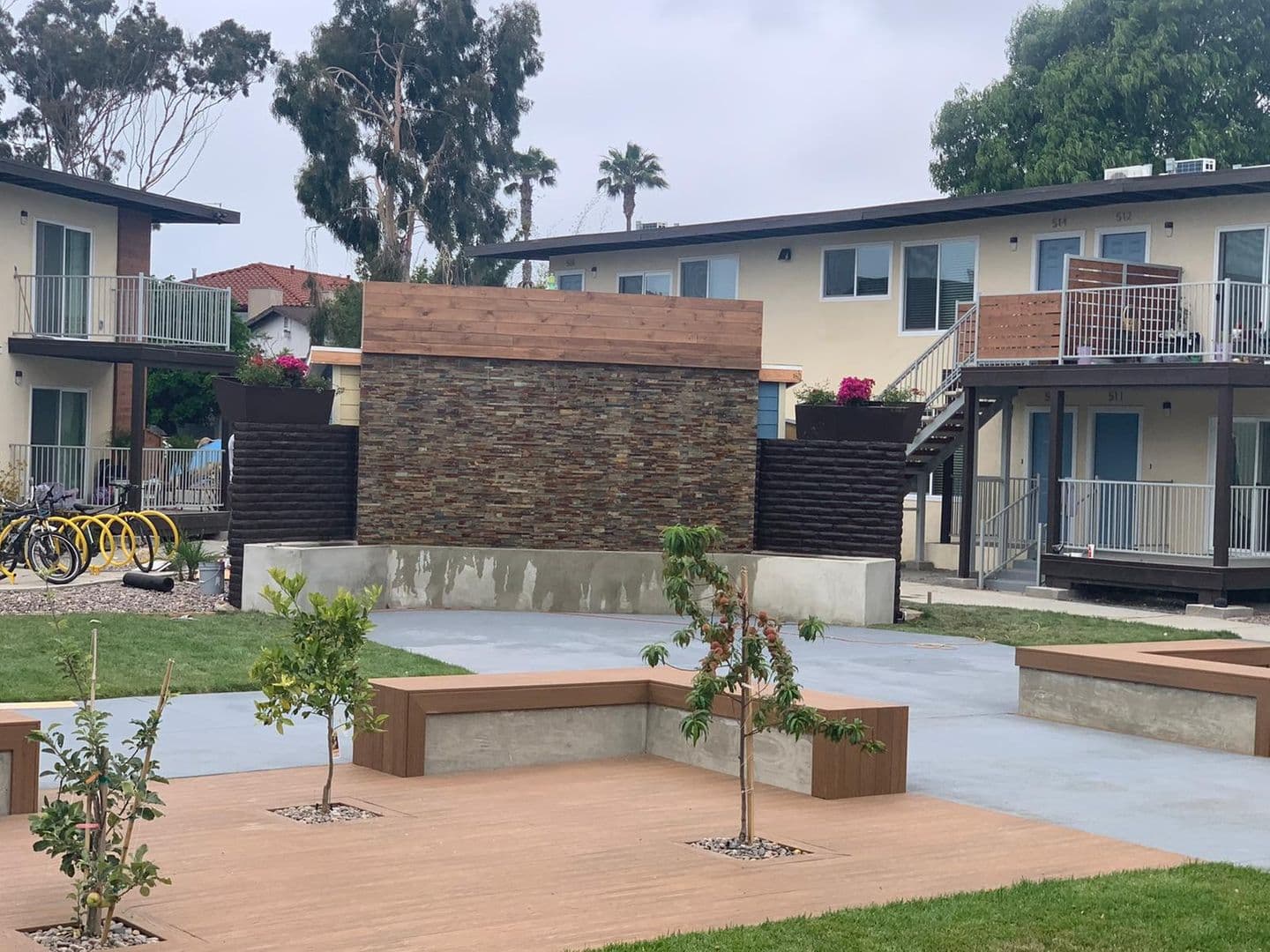 Oceanside Apartment: 415 Grant St