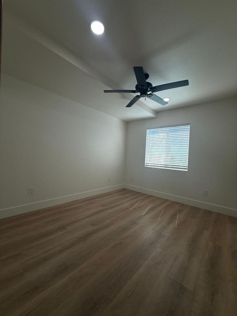 Oceanside Apartment: 419 Garfield Street