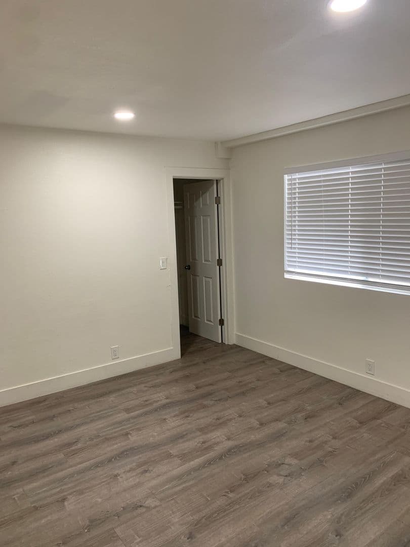 Oceanside Apartment: 333 Brooks Street