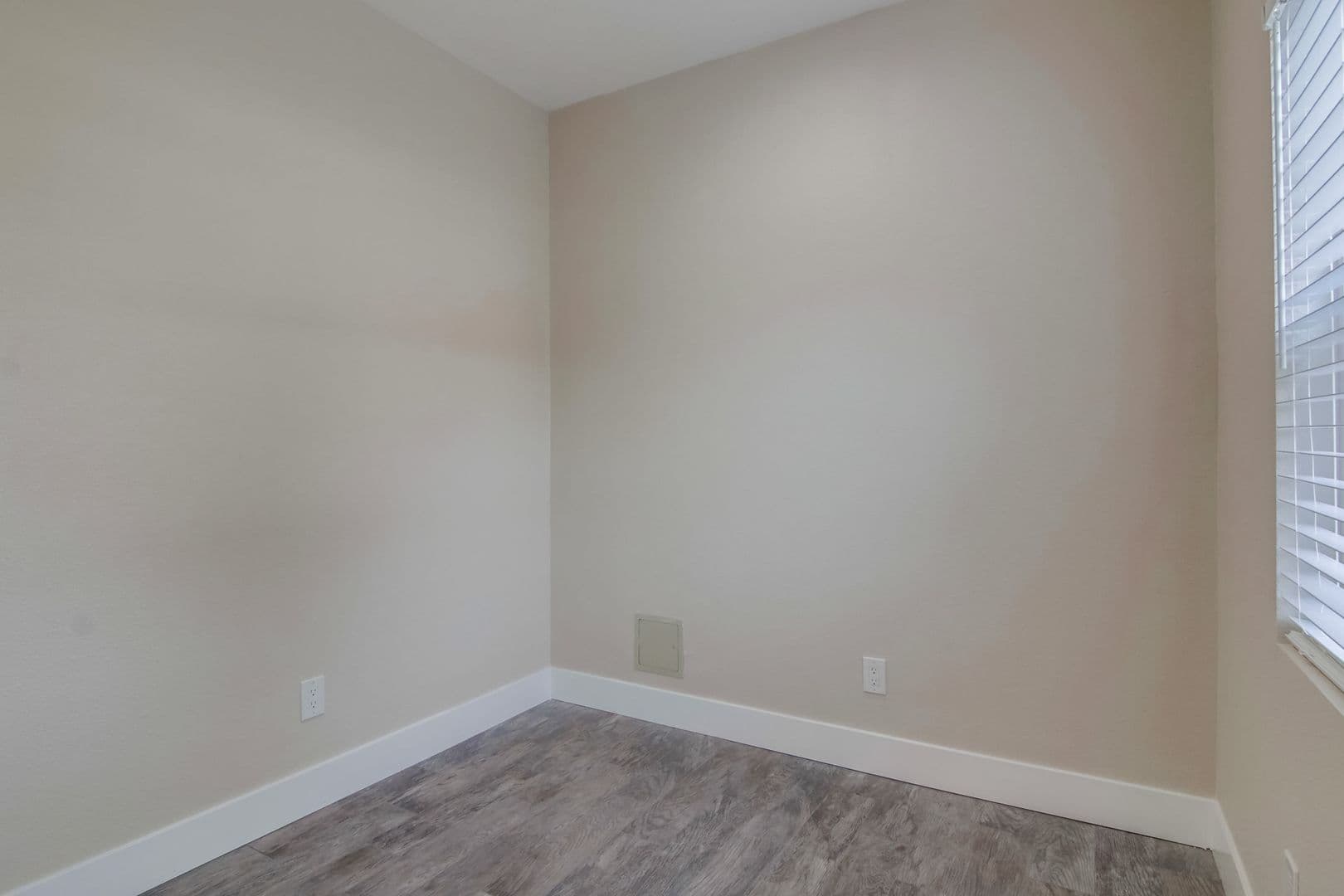 San Diego Apartment: 344 South Willie James Jones Avenue