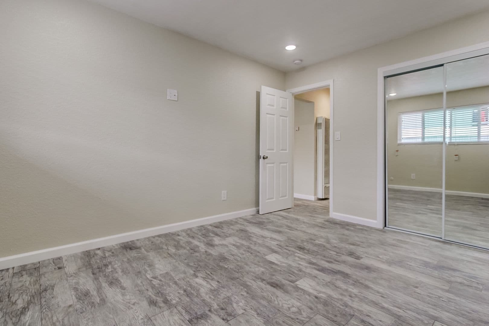 Oceanside Apartment: 1202 Missouri Avenue