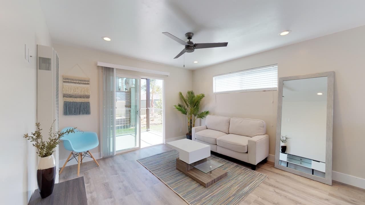 Oceanside Apartment: 415 Grant St