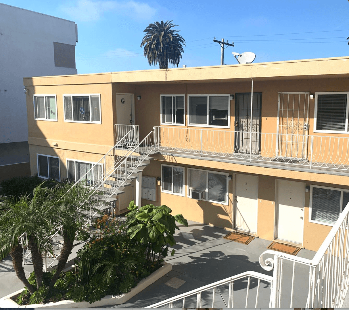 Oceanside Apartment: 421 N Weitzel Street