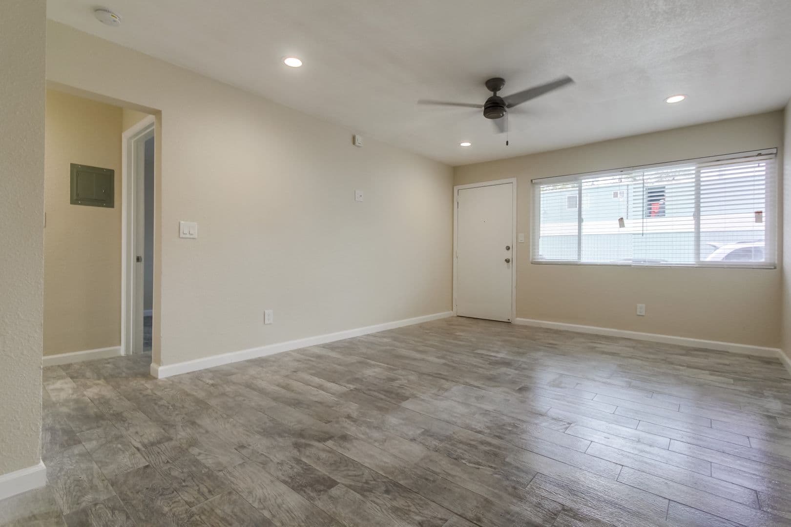 Oceanside Apartment: 1202 Missouri Avenue