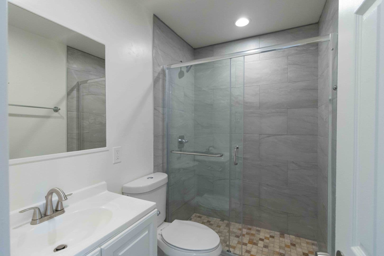 Oceanside Apartment: 419 Garfield Street