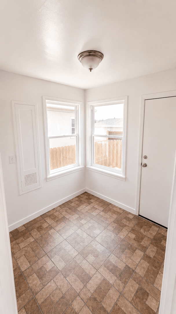San Diego Apartment: 701-15 60th Street